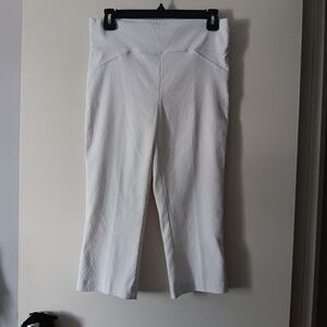 MEG & MARGOT White Textured Capri Leggings M